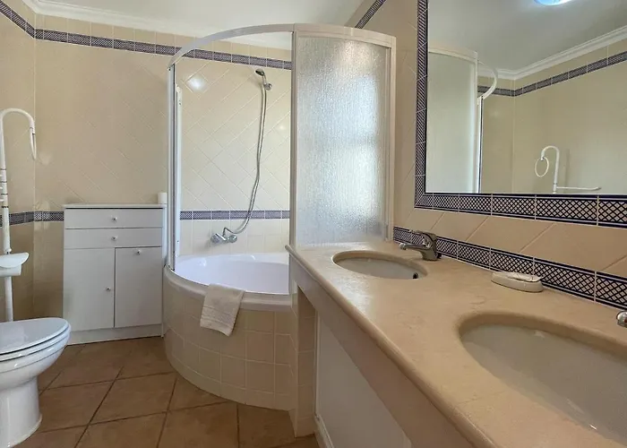 Moradia T3 Aguia Marina, Com Piscina E Bbq * Albufeira